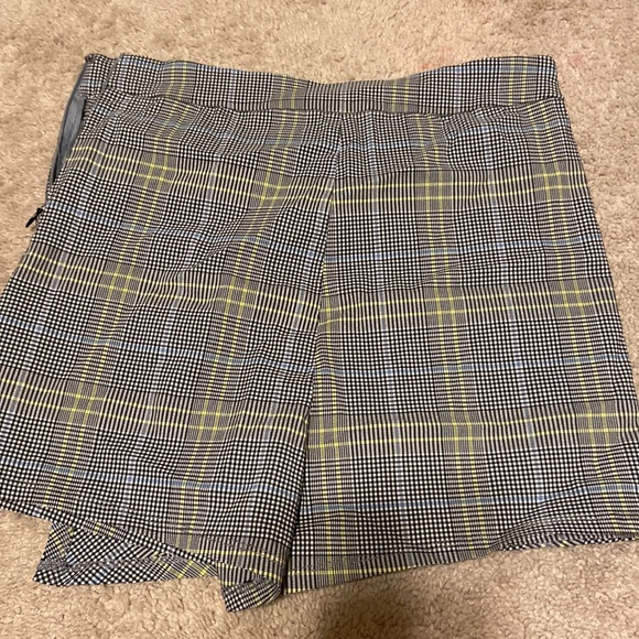 plaid squort - Picture 2 of 3